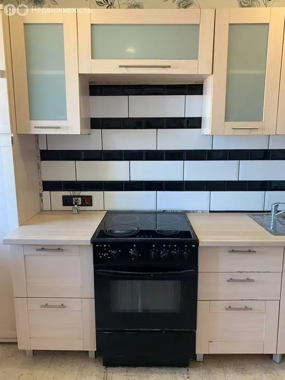 3-комнатная квартира: Барнаул, улица Антона Петрова, 237 (67.8 м) - Фото 2