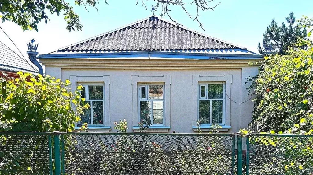 Дом в Краснодарский край, Абинский район, Ахтырское городское ... - Фото 0