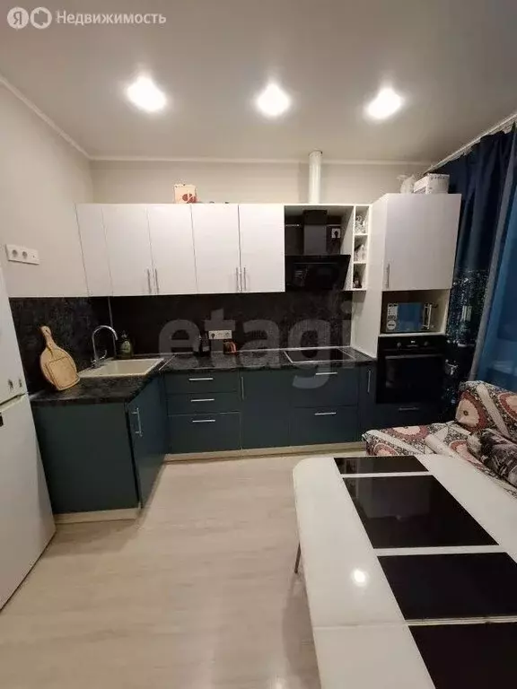 1-комнатная квартира: Тюмень, улица Тимофея Чаркова, 81к2 (34.9 м) - Фото 1