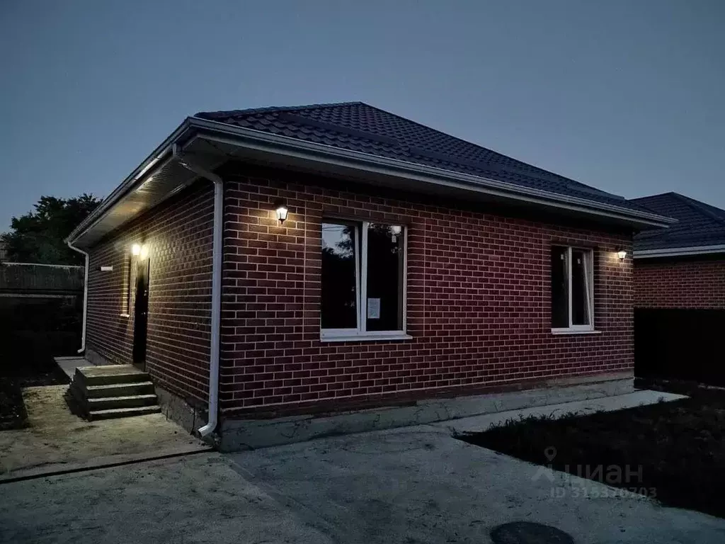 Дом в Краснодарский край, Динской район, Новотитаровская ст-ца ... - Фото 1