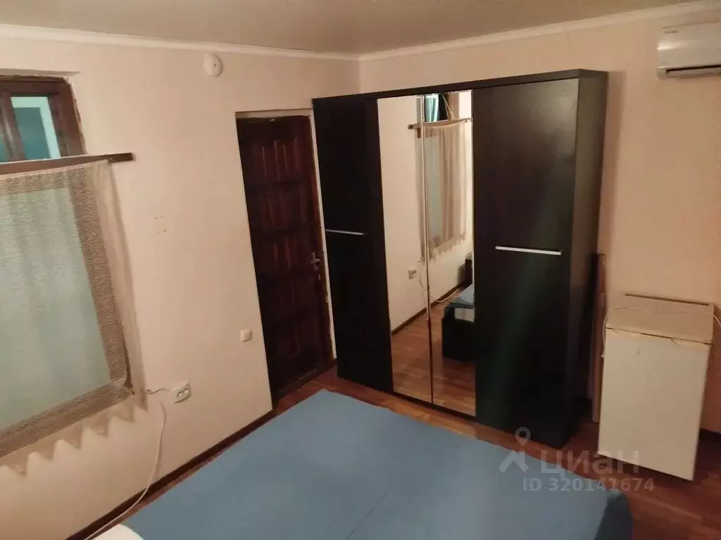 Комната Краснодарский край, Анапа Новороссийская ул., 52 - Фото 1