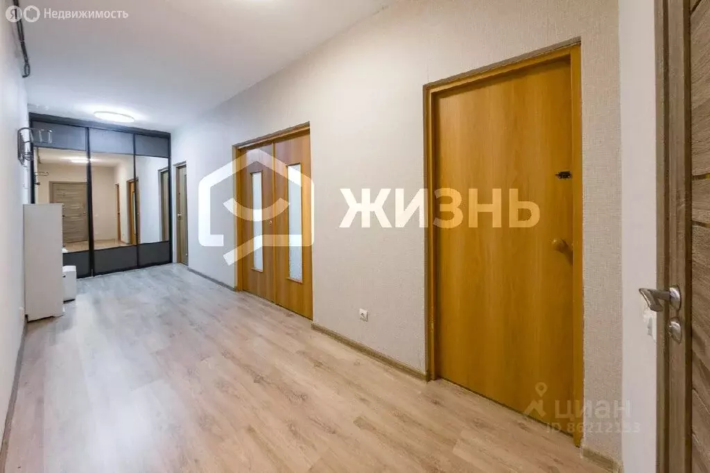 2-комнатная квартира: Екатеринбург, улица Циолковского, 34 (60.3 м) - Фото 0