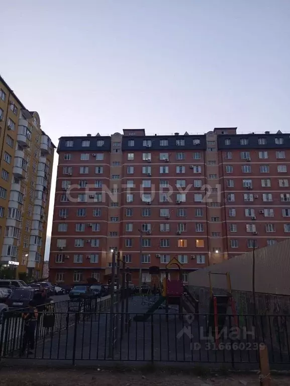 2-к кв. Дагестан, Каспийск ул. Зейнудина Батманова, 22 (72.1 м) - Фото 0