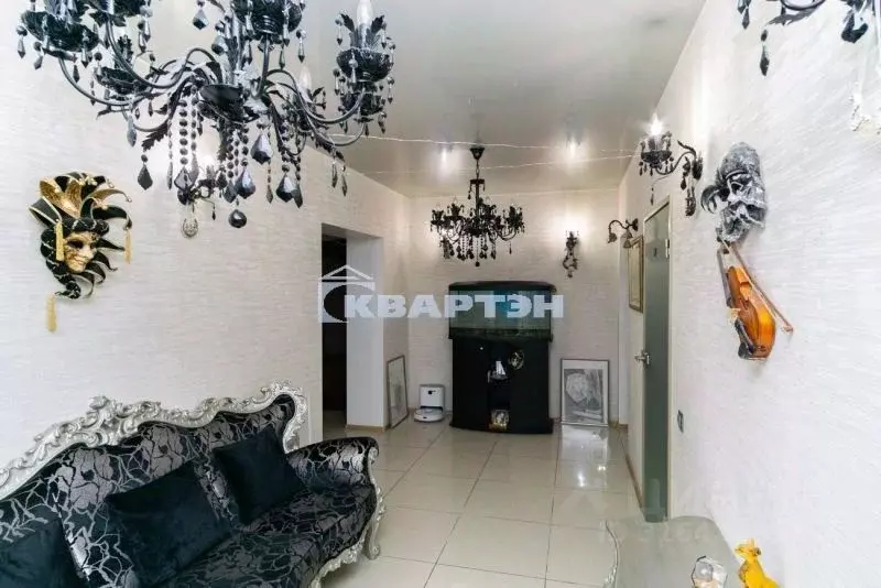 4-к кв. Новосибирская область, Новосибирск ул. Гоголя, 38 (122.0 м) - Фото 0