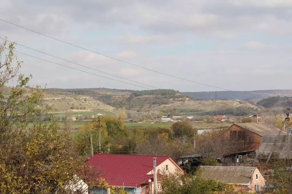 Дом в Крым, Бахчисарайский район, с. Тенистое ул. Юбилейная (80 м) - Фото 1