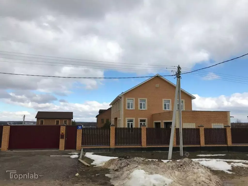 Дом в Калужская область, Дзержинский район, Никольское с/пос, с. ... - Фото 1