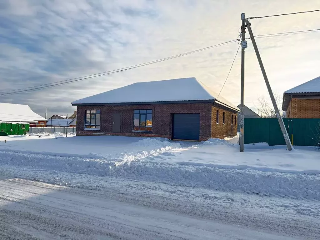 Дом в Оренбургская область, Оренбургский район, с. Подгородняя ... - Фото 0