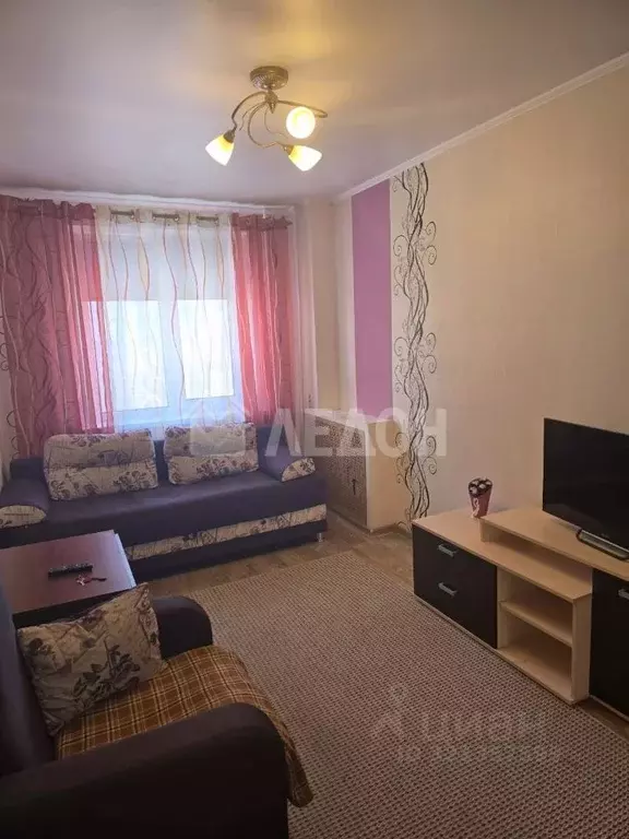 2-к кв. Омская область, Омск Омская ул., 114/3 (40.0 м) - Фото 0