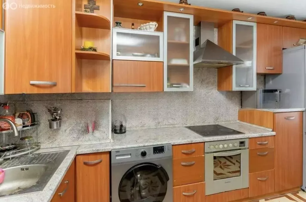 3-комнатная квартира: Тюмень, улица Монтажников, 17 (65.4 м) - Фото 1
