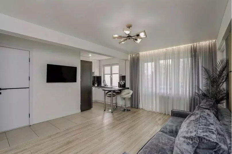 1-к кв. Удмуртия, Ижевск Пушкинская ул., 240А (50.0 м) - Фото 2