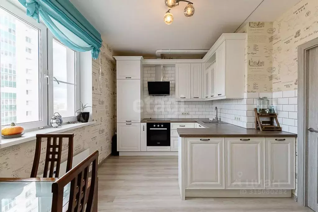3-к кв. Свердловская область, Екатеринбург ул. Громова, 30 (89.5 м) - Фото 1