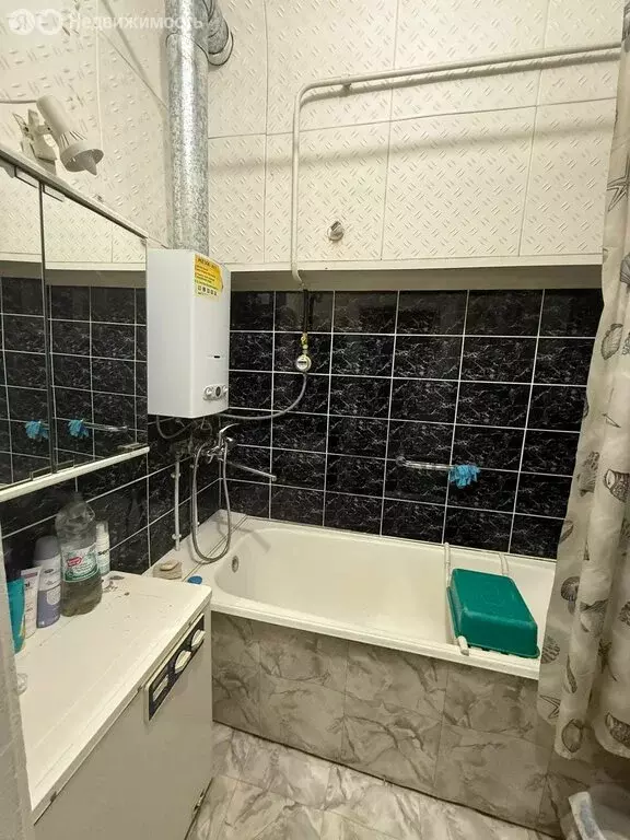 3-комнатная квартира: Челябинск, Липецкая улица, 12 (64.2 м) - Фото 1