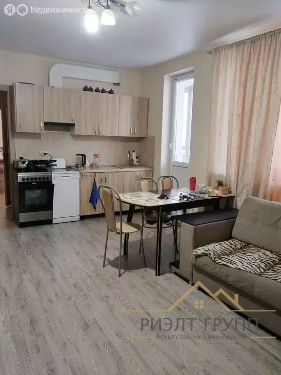 3-комнатная квартира: Казань, улица Юлиуса Фучика, 14В (74 м) - Фото 1