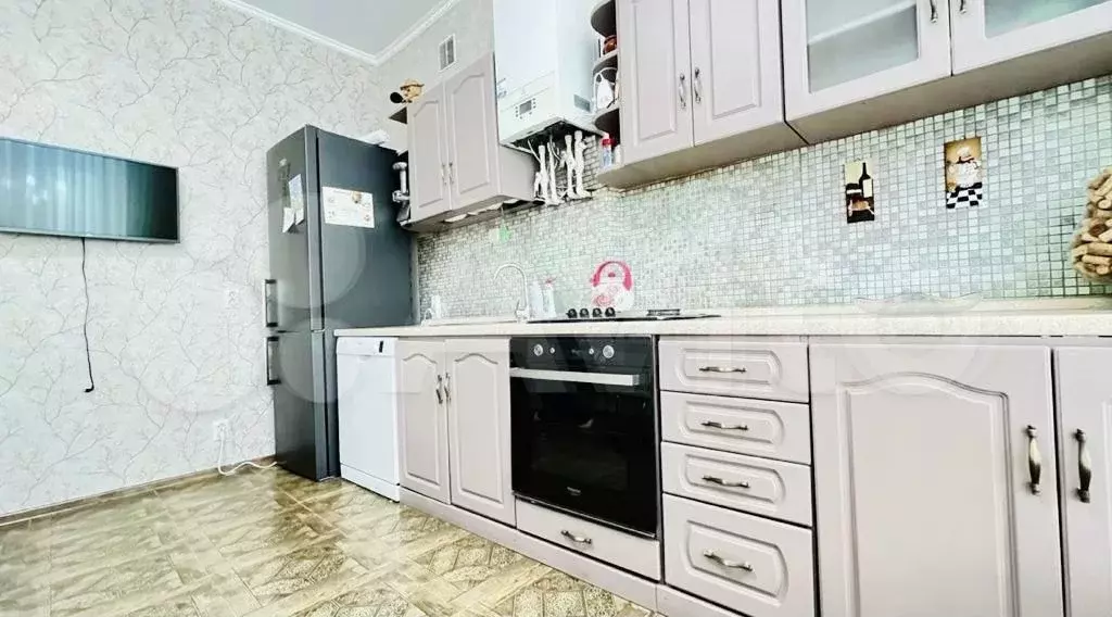 2-к. квартира, 70 м, 1/4 эт. - Фото 1