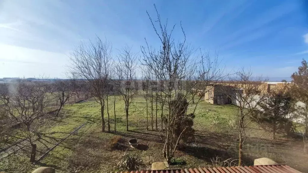 Дом в Крым, Сакский район, с. Лесновка ул. 60 лет СССР (275 м) - Фото 1