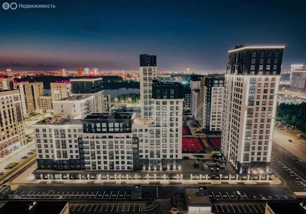 2-комнатная квартира: Тюмень, улица Братьев Бондаревых, 5 (88 м) - Фото 1