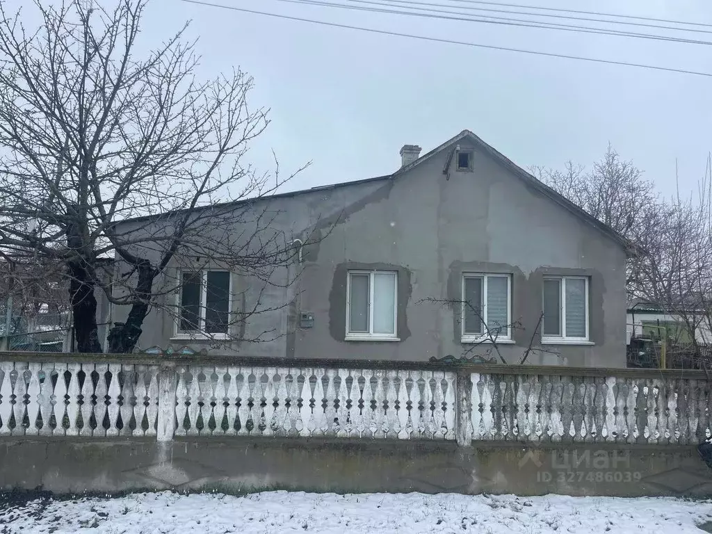 Дом в Крым, Кировский район, с. Приветное ул. Мира (135 м) - Фото 1