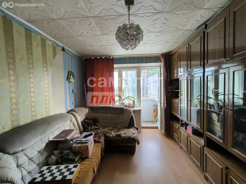 3-комнатная квартира: Новочебоксарск, улица Винокурова, 24 (50 м) - Фото 0