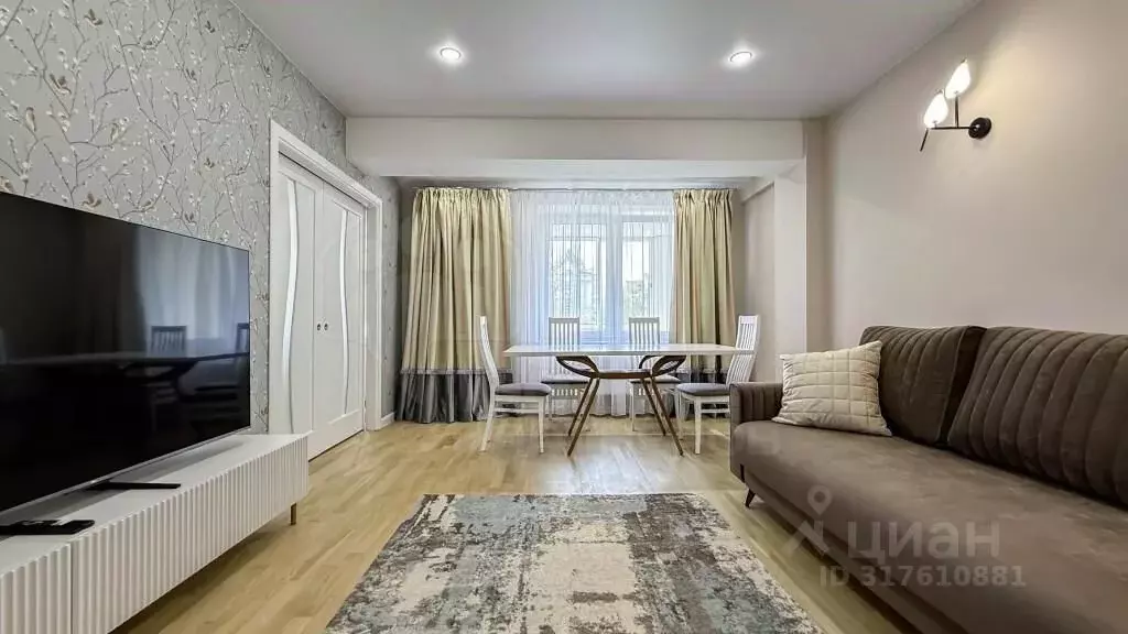 3-к кв. Иркутская область, Иркутск ул. Александра Невского, 4 (90.0 м) - Фото 0