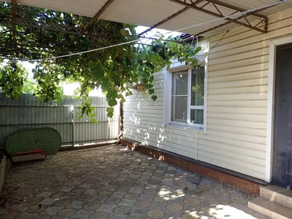 Дом в Краснодарский край, Темрюкский район, Запорожское с/пос, пос. ... - Фото 1