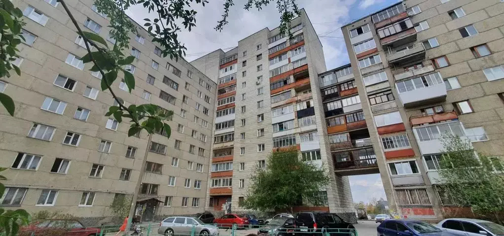 3-к кв. Свердловская область, Екатеринбург ул. Ангарская, 42 (73.4 м) - Фото 0