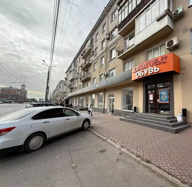 Торговая площадь в Омская область, Омск просп. Карла Маркса, 8 (338 м) - Фото 1