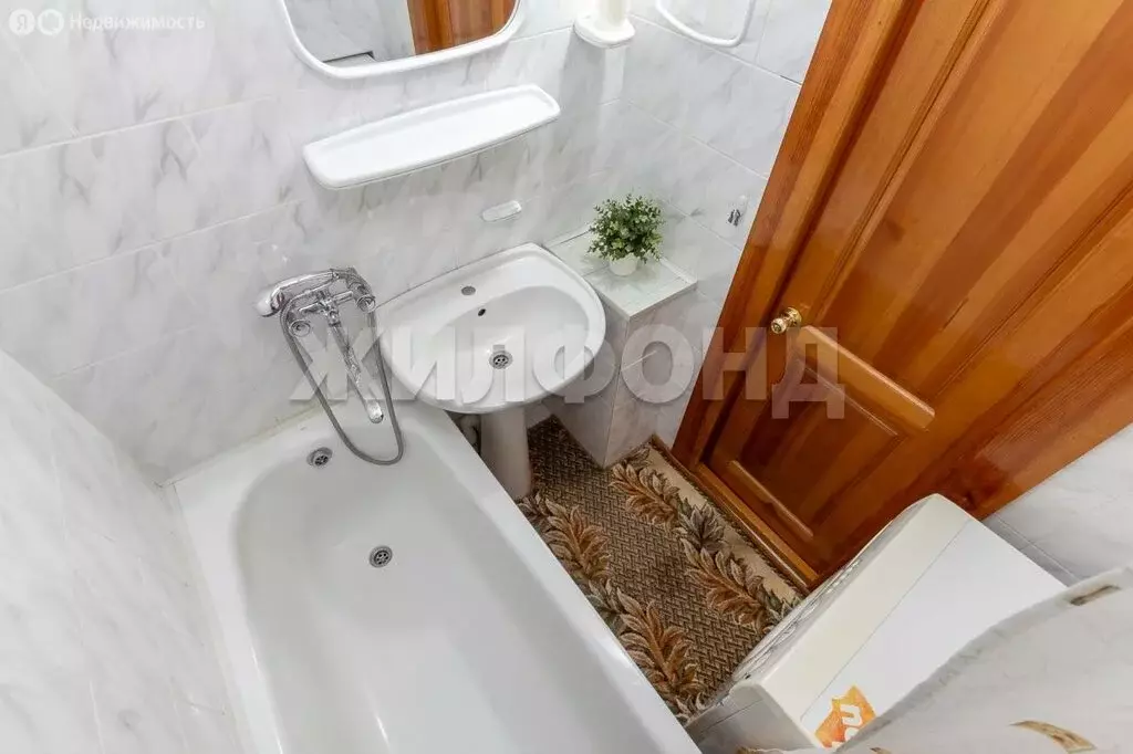 3-комнатная квартира: Барнаул, Балтийская улица, 55 (67.4 м) - Фото 0