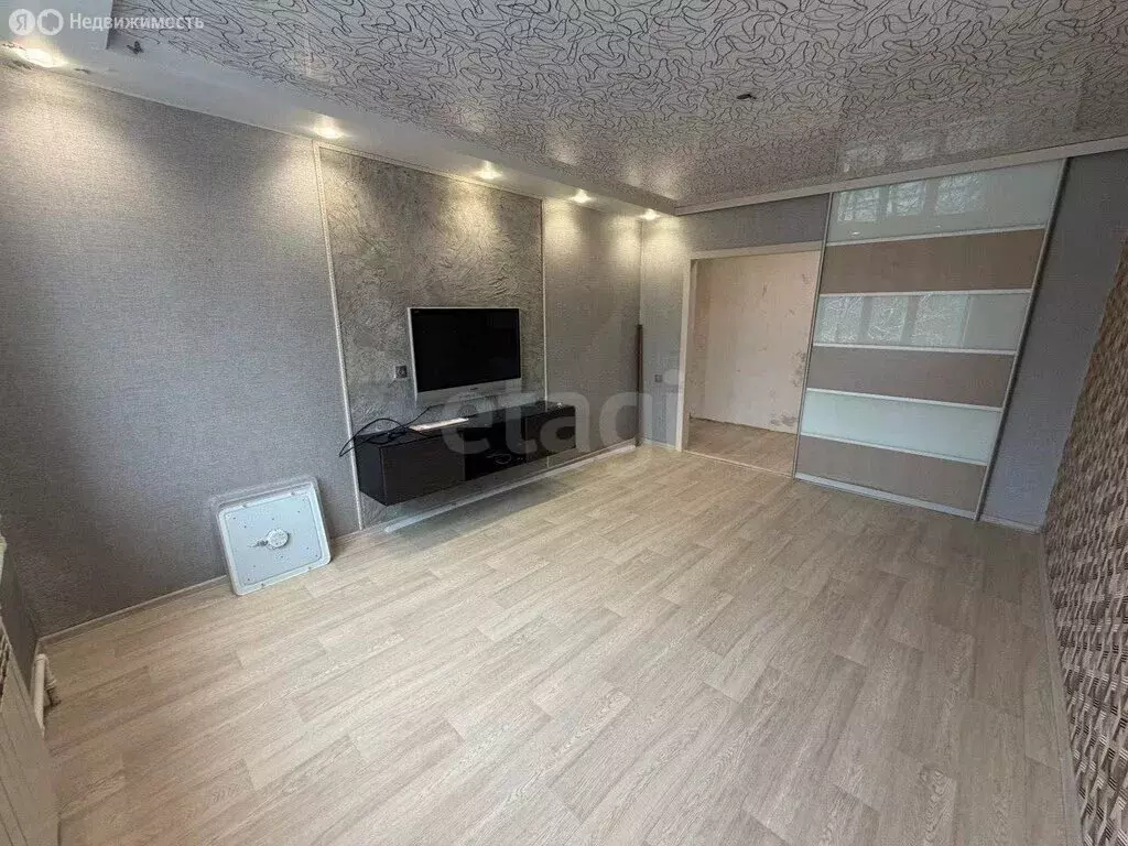 3-комнатная квартира: Казань, улица Академика Завойского, 8 (65 м) - Фото 2