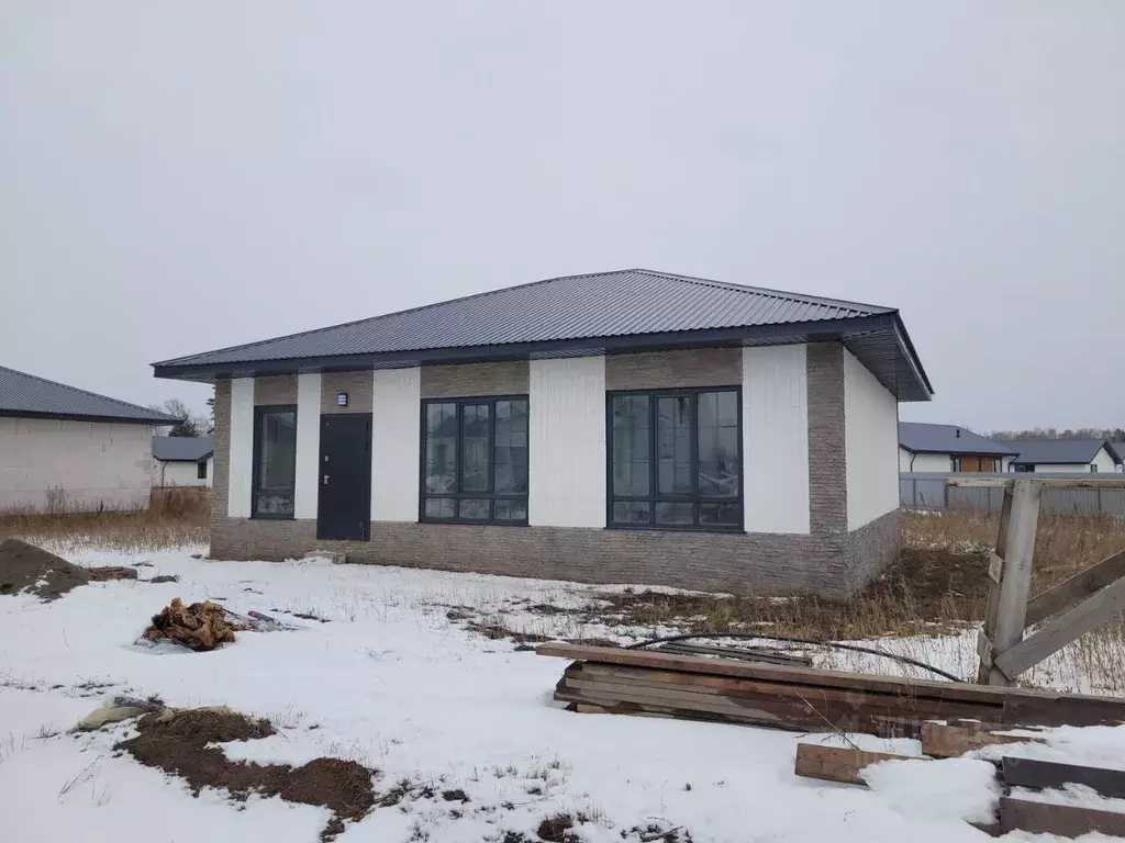 Дом в Алтайский край, Первомайский район, с. Фирсово ул. Нектарная, 17 ... - Фото 1