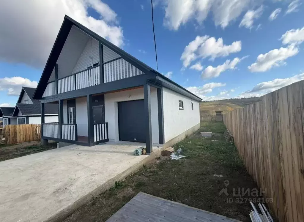 Дом в Иркутская область, Иркутский муниципальный округ, д. Столбова  ... - Фото 1