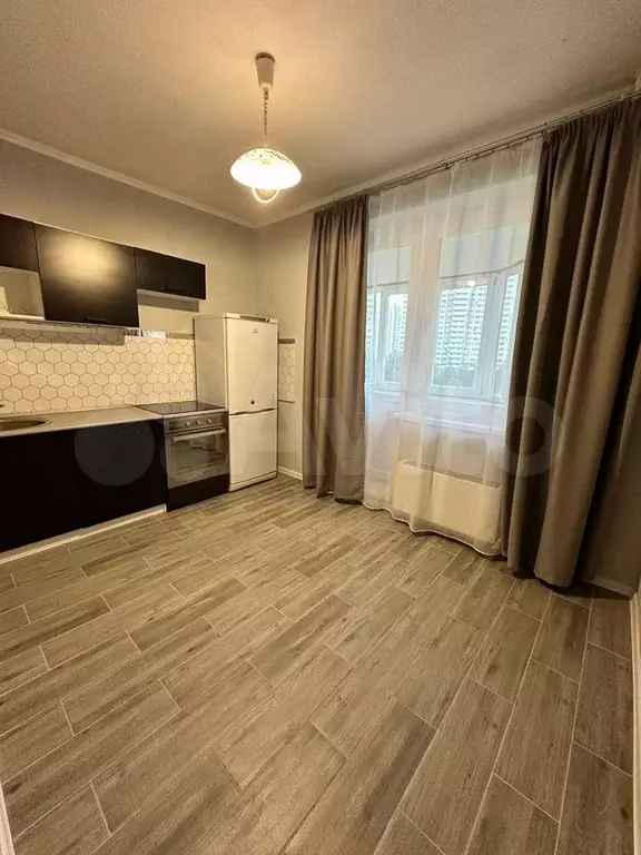 2-к. квартира, 60 м, 3/17 эт. - Фото 0
