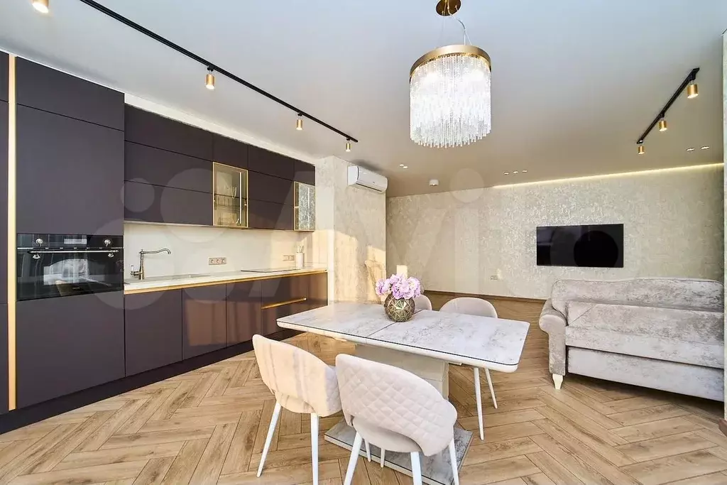 2-к. квартира, 81 м, 5/25 эт. - Фото 1
