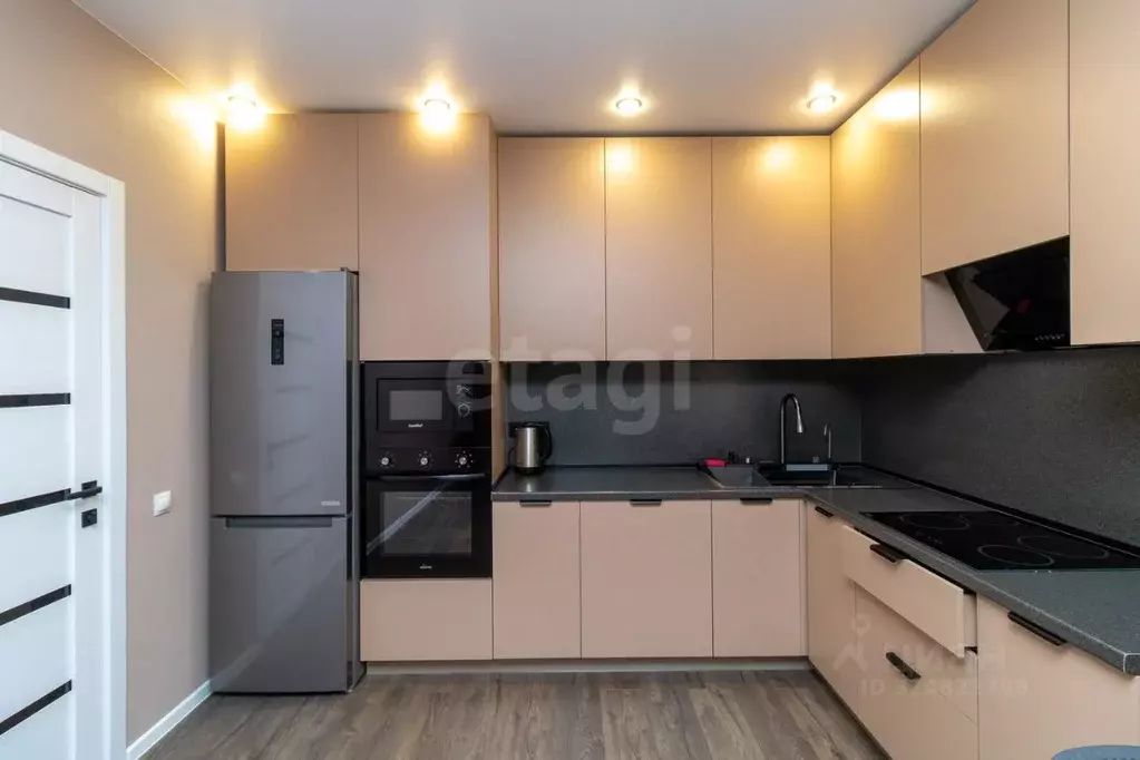 1-к кв. Тюменская область, Тюмень ул. Ивана Чистякова, 5 (40.0 м) - Фото 0