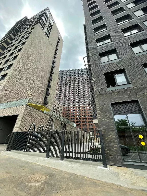 Продается 4-комнатная квартира - Фото 1