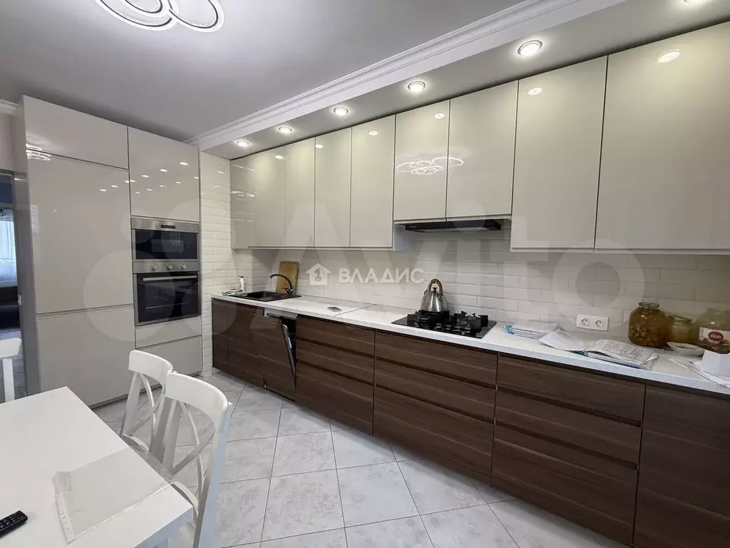 3-к. квартира, 106 м, 3/9 эт. - Фото 1