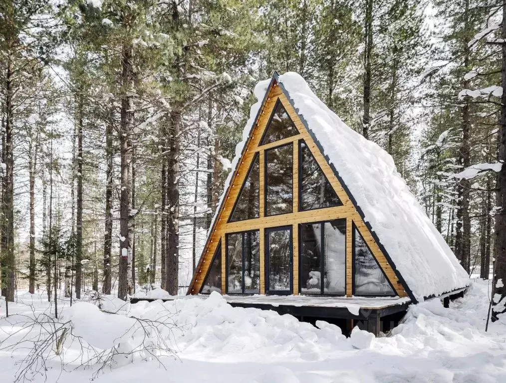 Дом в Иркутская область, Слюдянский район, Новоснежнинское ... - Фото 1