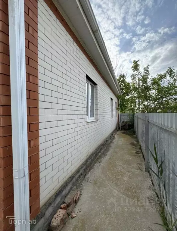 Дом в Астраханская область, Приволжский район, с. Началово Тихий пер., ... - Фото 1