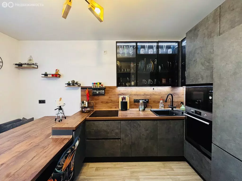 3-комнатная квартира: Екатеринбург, Хрустальногорская улица, 93 (73 м) - Фото 1