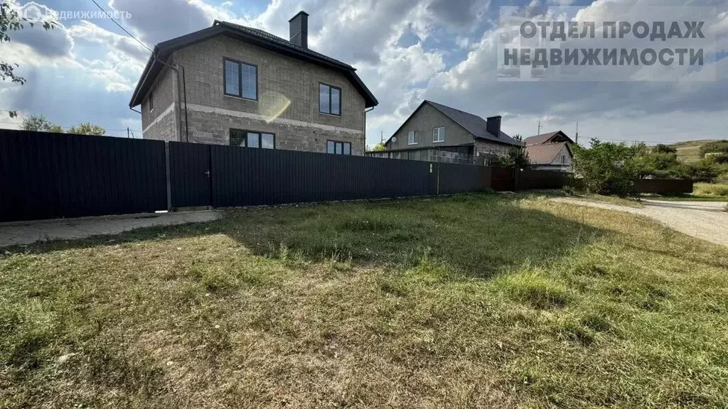 Дом в Крымск, улица Луначарского (226.1 м) - Фото 1