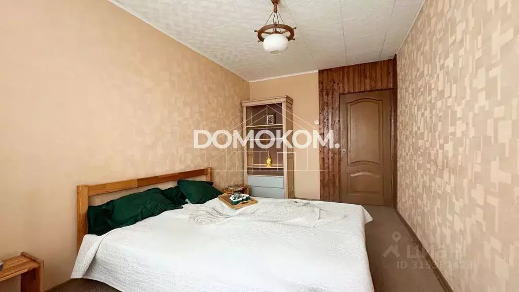 3-к кв. Свердловская область, Екатеринбург ул. Мамина-Сибиряка, 10 ... - Фото 0