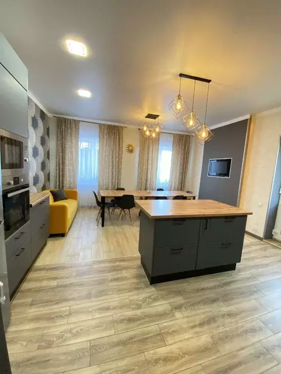 Дом в Белгородская область, Старый Оскол ул. Товолжанская (280 м) - Фото 1