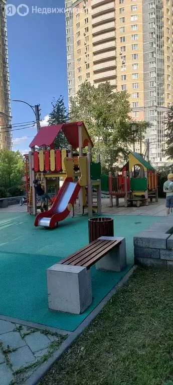 2-комнатная квартира: Екатеринбург, Ирбитская улица, 8 (78.1 м) - Фото 0