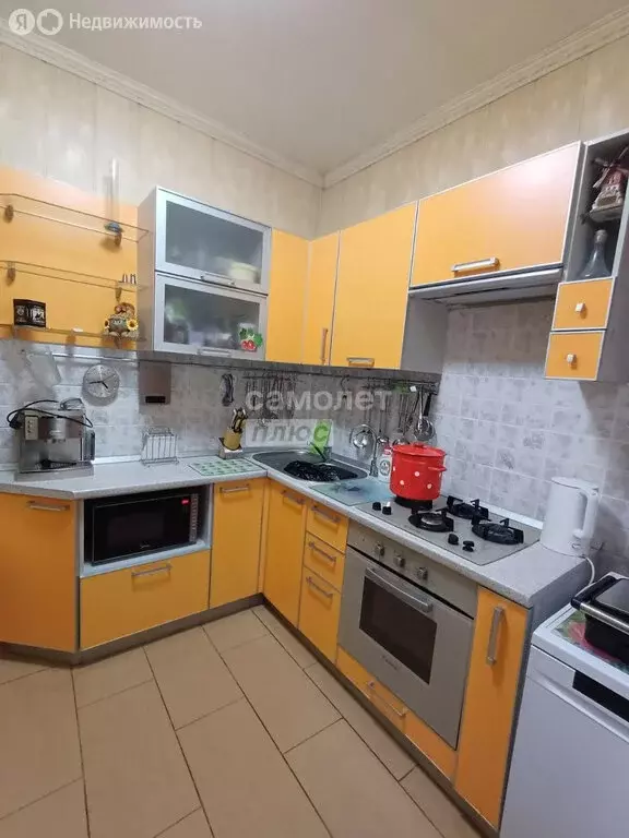 3-комнатная квартира: Омск, улица Герцена, 38 (64.1 м) - Фото 1