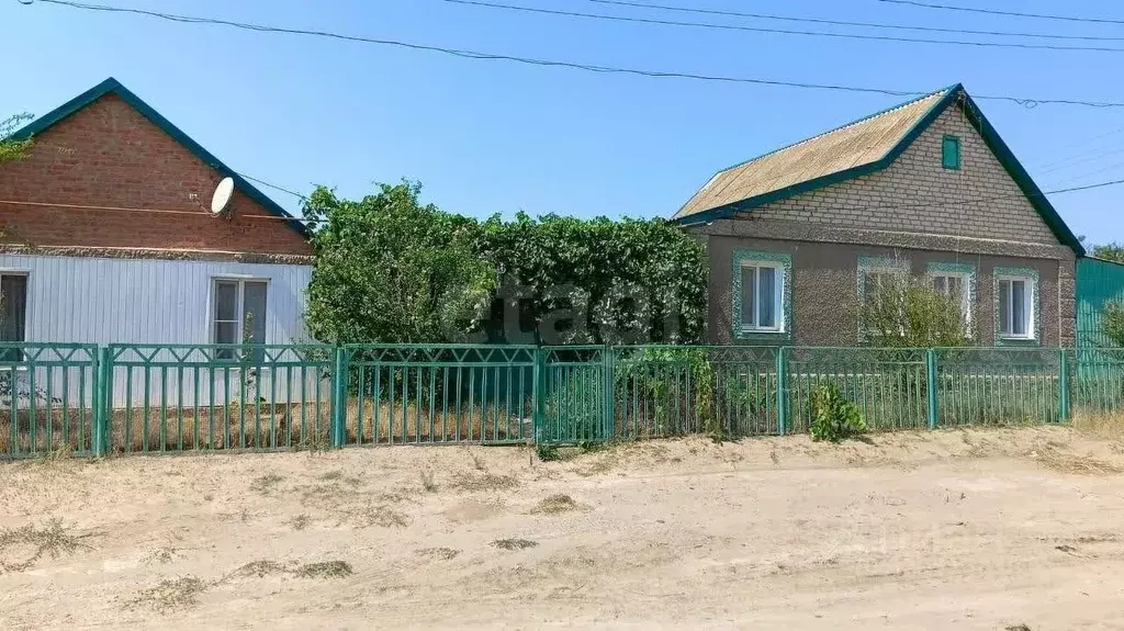 Дом в Калмыкия, Лагань ул. Хомутникова, 67 (84 м) - Фото 0