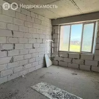 3-комнатная квартира: Махачкала, улица Эльзы Ибрагимовой, 5к16 (95 м) - Фото 1
