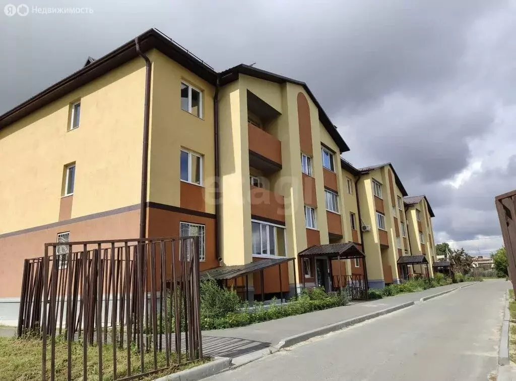 2-комнатная квартира: Ялуторовск, улица Новикова, 1 (53.3 м) - Фото 0