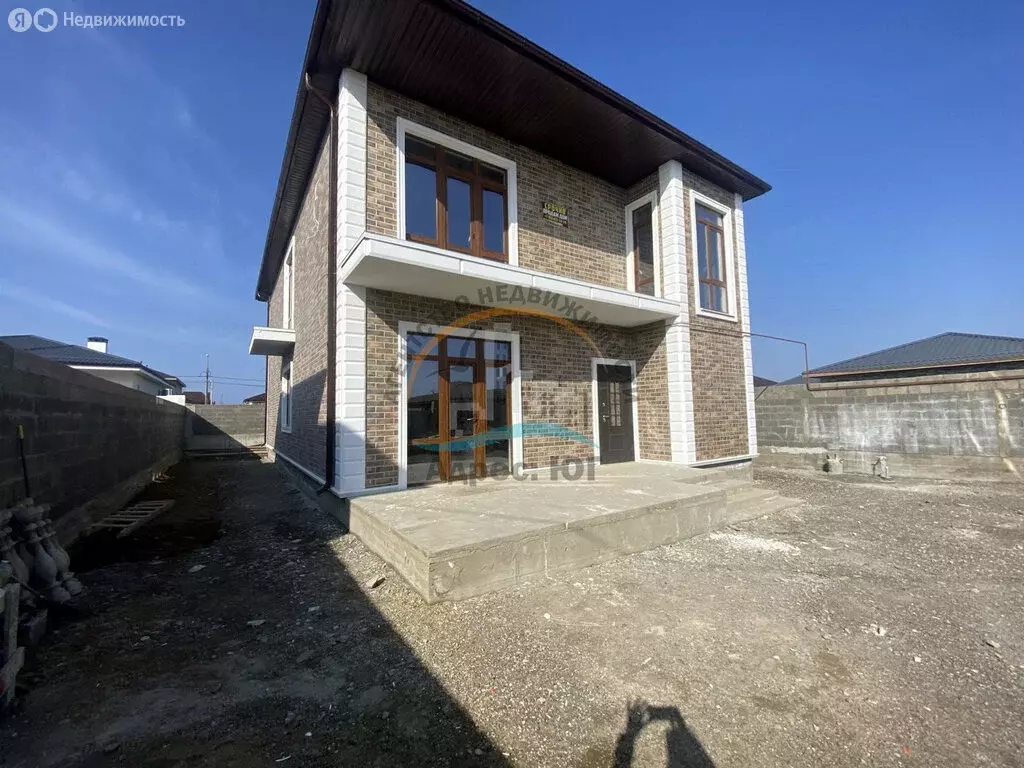 Дом в село Витязево, Луганская улица, 5/1 (250 м) - Фото 0