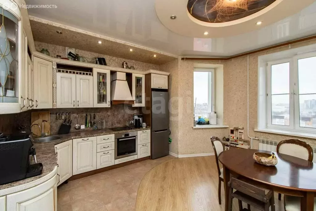 3-комнатная квартира: Тюмень, улица Мельникайте, 94к1 (95.6 м) - Фото 1