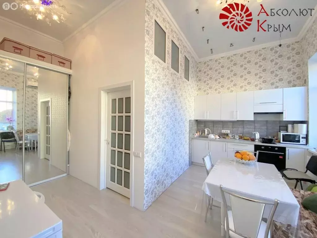 2-комнатная квартира: Феодосия, улица Горького, 20 (56 м) - Фото 0
