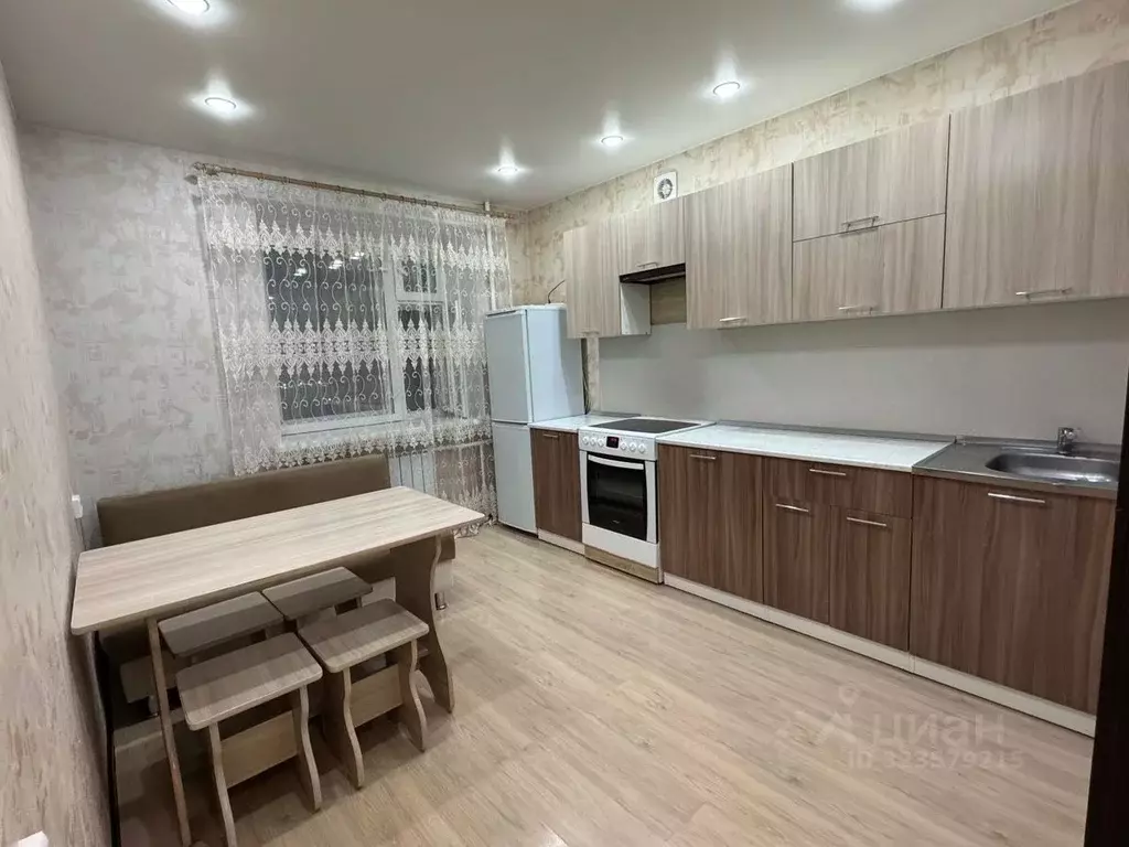 1-к кв. Тюменская область, Тюмень Кремлевская ул., 102 (47.0 м) - Фото 1